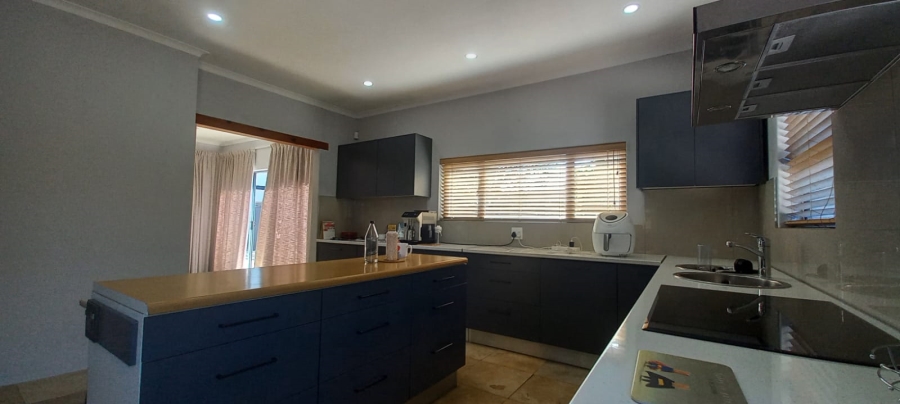 4 Bedroom Property for Sale in Wetton Western Cape